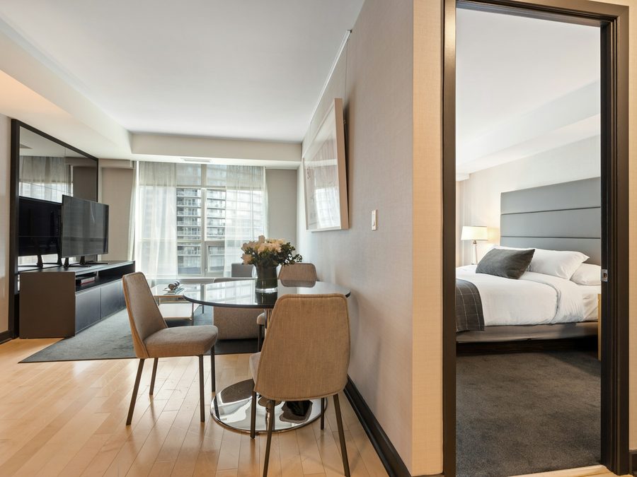 Apartment mit Essbereich und Schlafzimmer